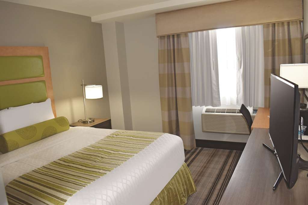 La Quinta Inn & Suites Far Rockaway - Beach Hotel New York Oda fotoğraf