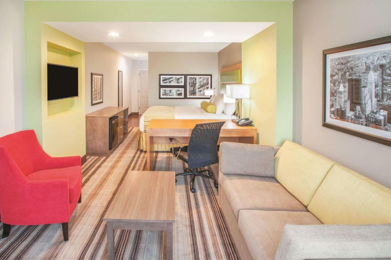 La Quinta Inn & Suites Far Rockaway - Beach Hotel New York Dış mekan fotoğraf